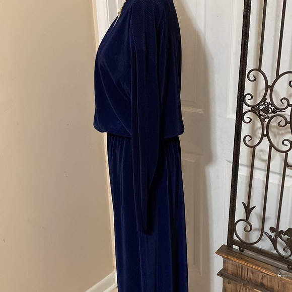 EUC Dress - Picture 4 of 6